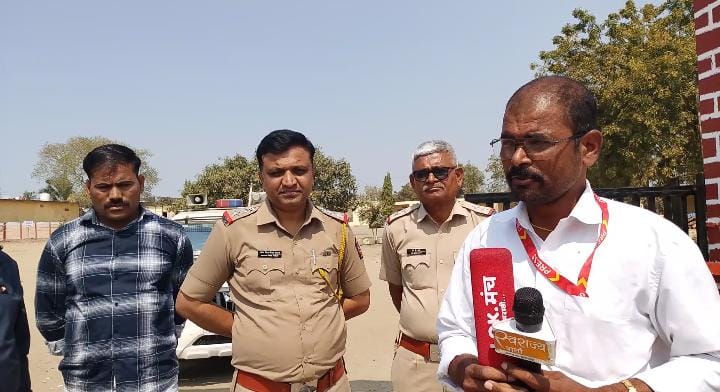 ब्रेकिंग न्यूज , बारावी ( HSC )परीक्षा आष्टी शाळेत पोलीस बंदोबस्त कडक