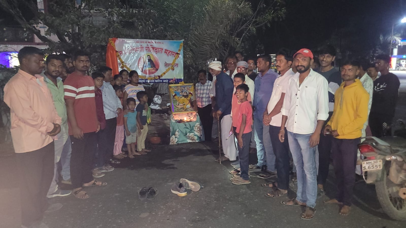 तेल्हारा येथे संत शिरोमणी रवीदास महाराज चौक फलकाचे अनावरण