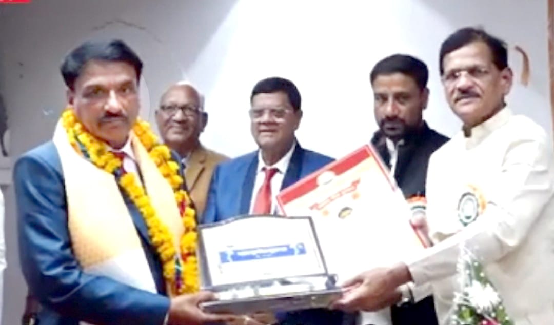 परभणी येथे रमेश निमसडकर महाराष्ट्र गौरव पुरस्काराने सन्मानित
